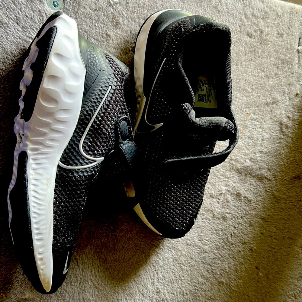 Nike kids size 12C Black and white shoes